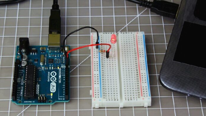 Como desenvolver os primeiros projetos no Arduino